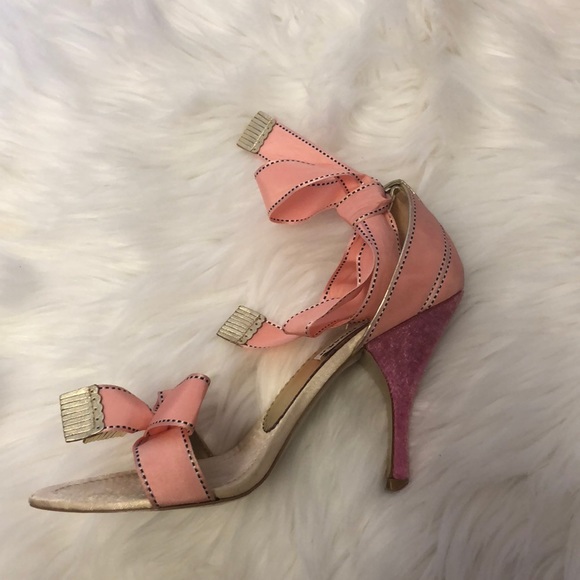 SOLD! Pink beautiful shoes - Picture 2 of 8